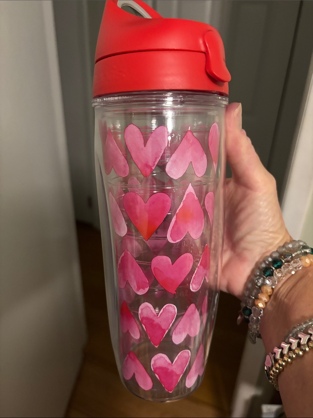 Tervis flip top travel bottle good condition hearts all over